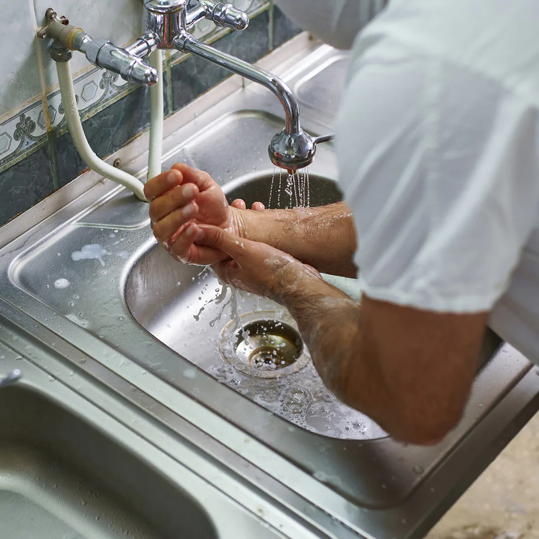 Pourquoi se laver les mains en cuisine ?